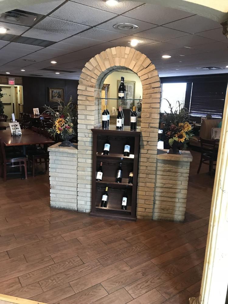 Rodeway Inn Stephenville Bagian luar foto