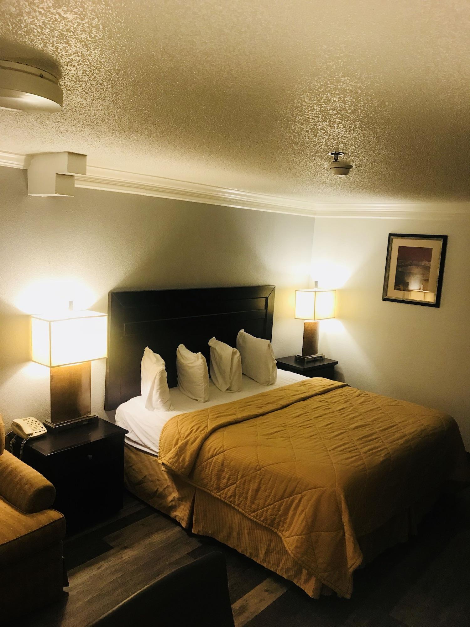 Rodeway Inn Stephenville Bagian luar foto