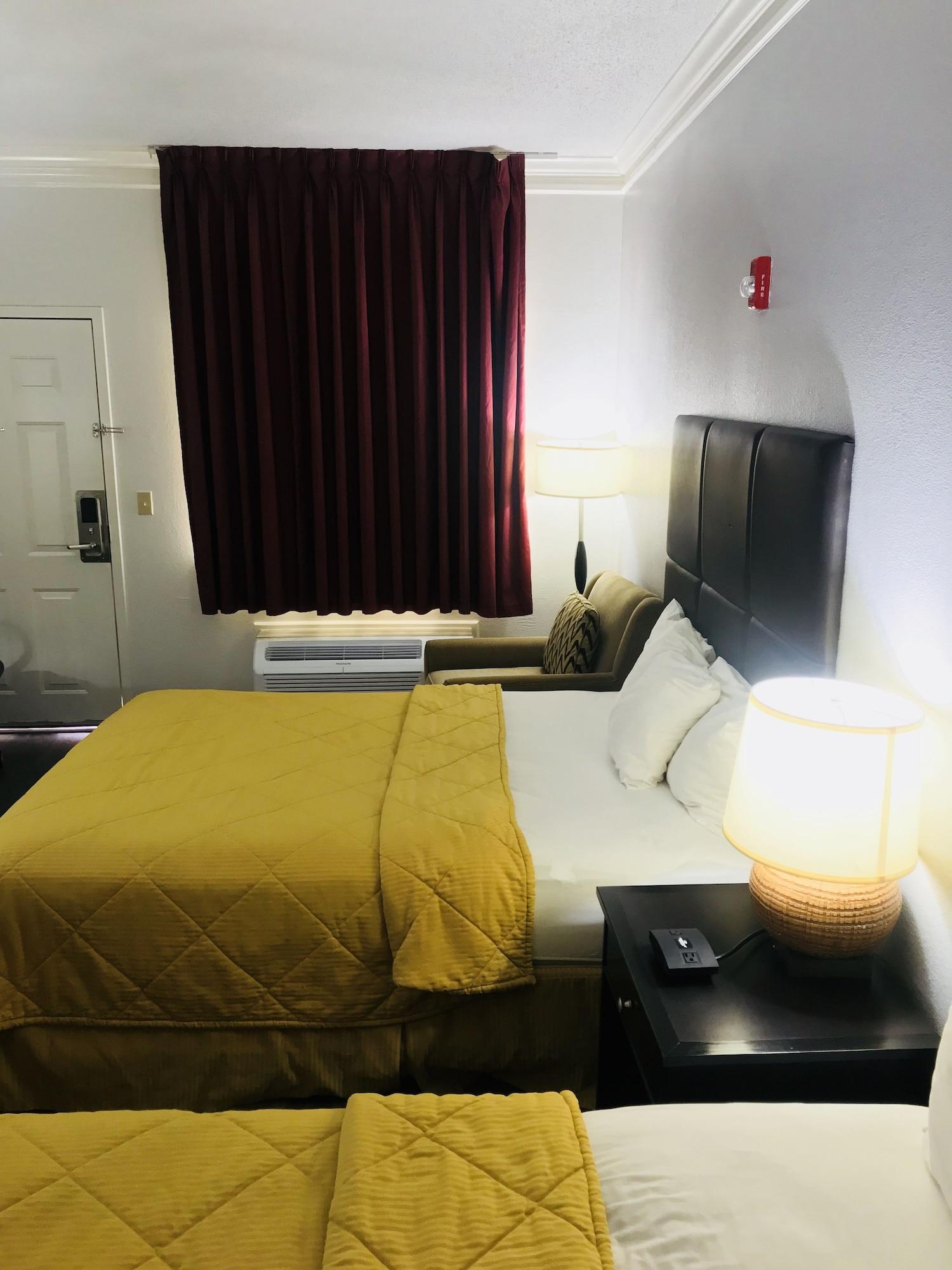 Rodeway Inn Stephenville Bagian luar foto