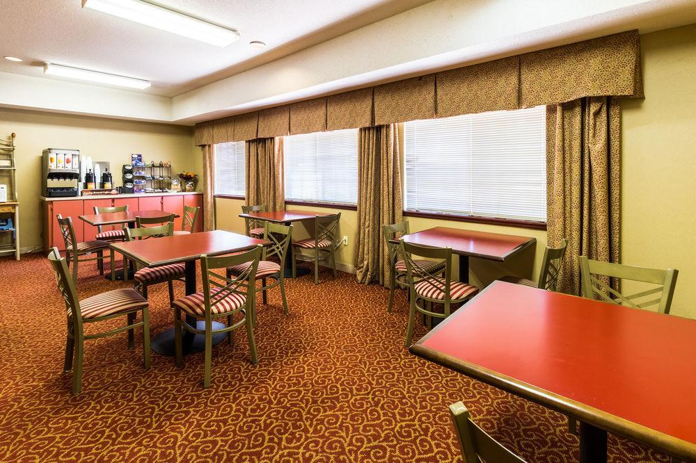 Rodeway Inn Stephenville Bagian luar foto
