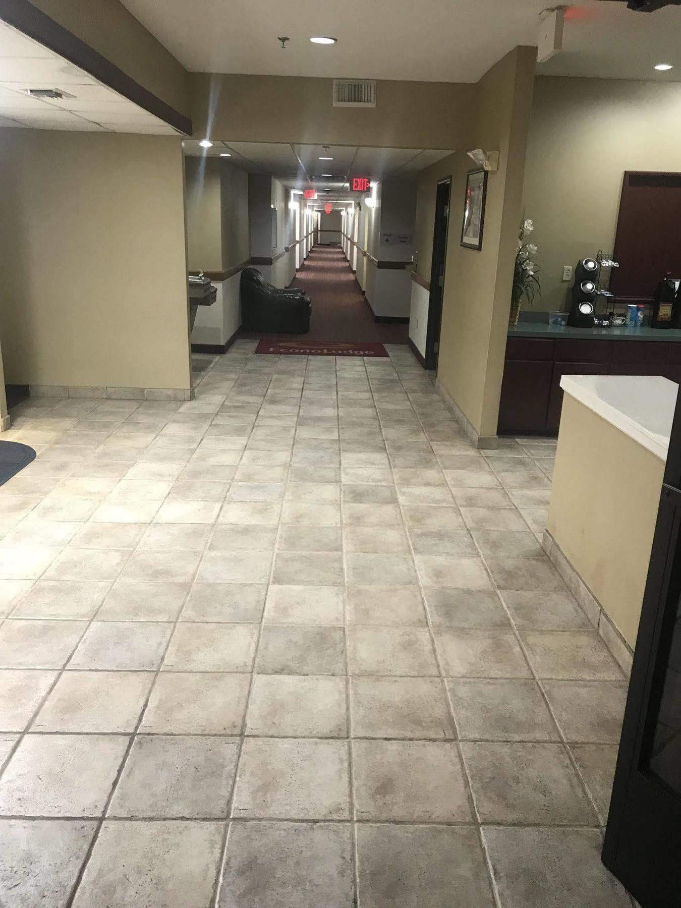 Rodeway Inn Stephenville Bagian luar foto