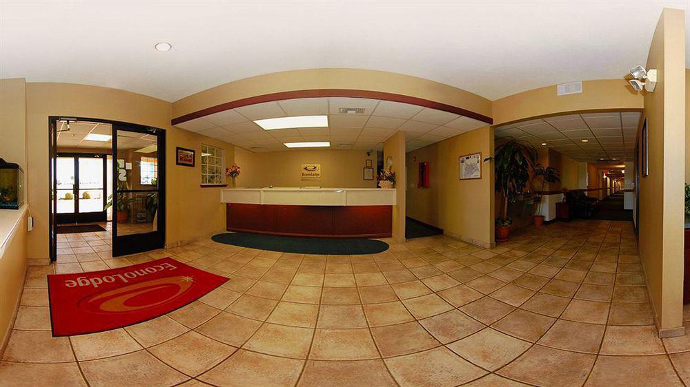 Rodeway Inn Stephenville Bagian luar foto